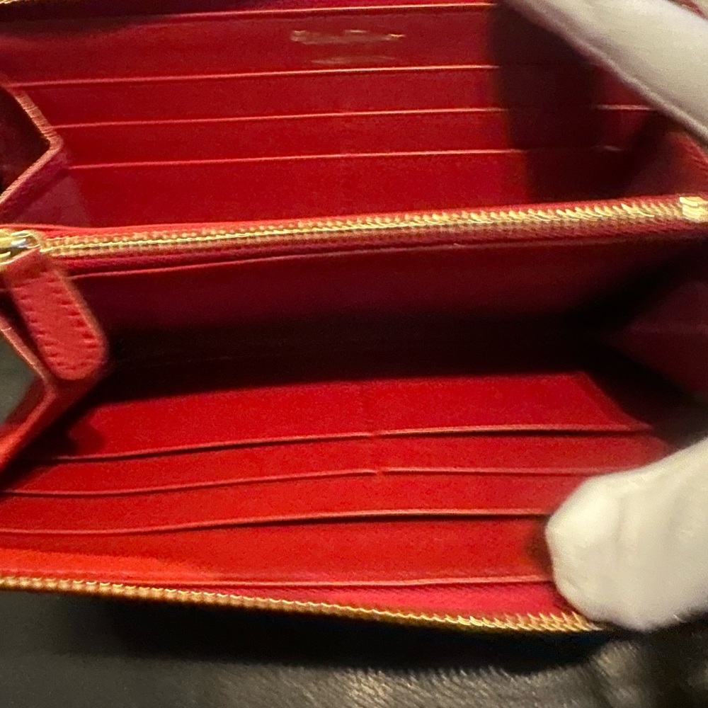 Ferragamo Red Wallet preloved good condition. See photos
